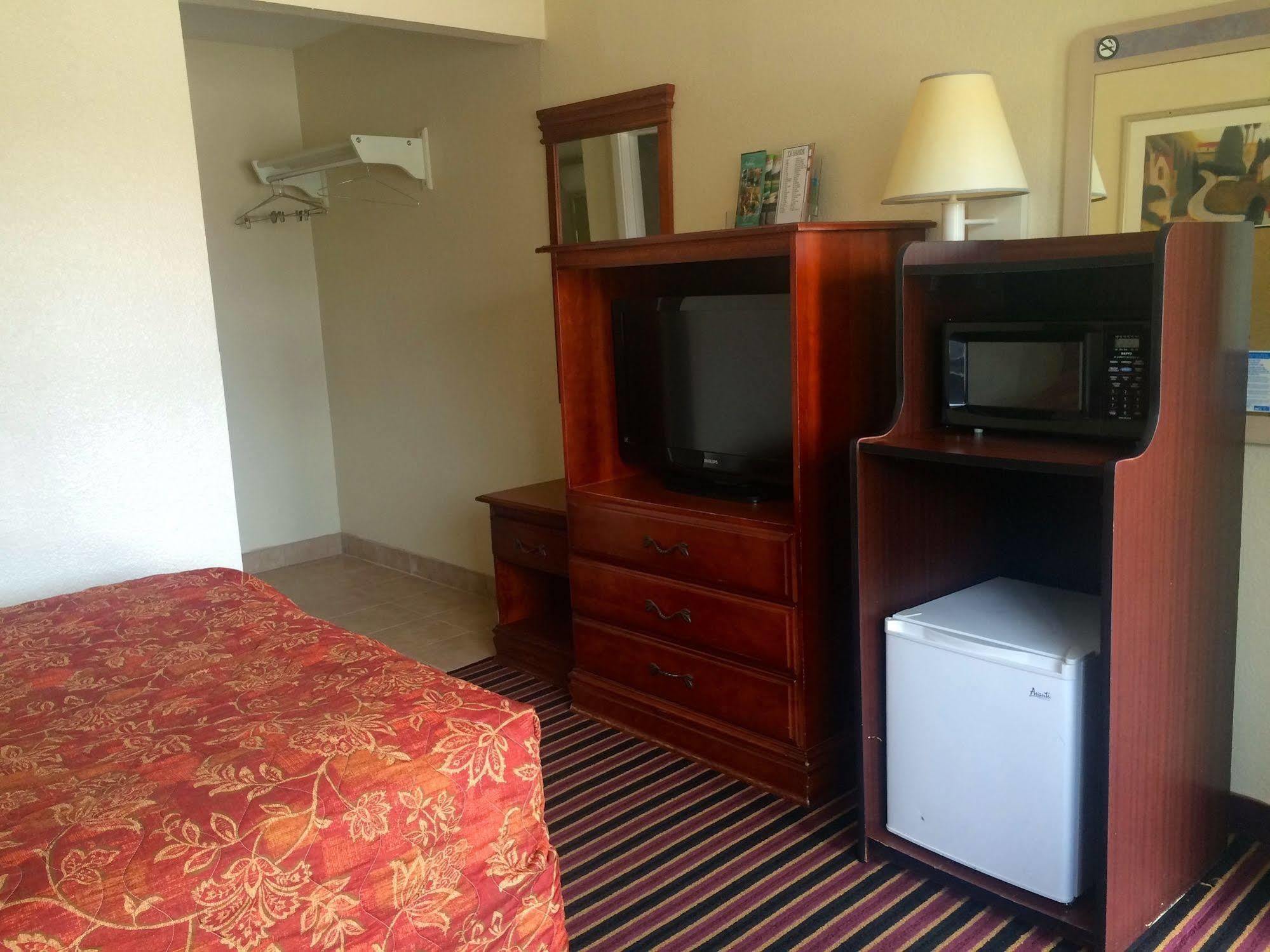 Carpet Inn Opelika Kültér fotó