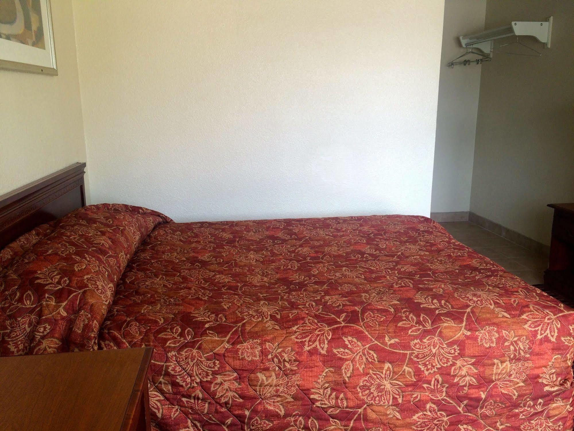 Carpet Inn Opelika Kültér fotó